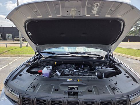 New 2025 Jeep Grand Cherokee Altitude RWD image 67