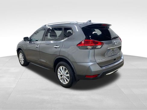Used 2017 Nissan Rogue SV AWD/4WD image 2