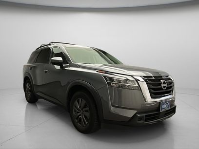 Used 2022 Nissan Pathfinder SV w/ SV Premium Package