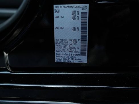 Used 2025 Nissan Altima 2.5 SV FWD image 40