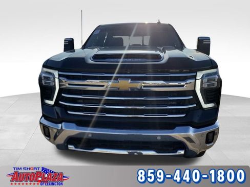 Used 2025 Chevrolet Silverado 2500 LTZ w/ LTZ Premium Package image 3