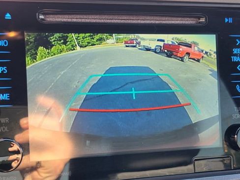 Used 2017 Toyota Tacoma 4x4 Double Cab image 29