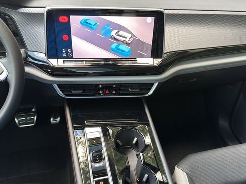 New 2026 Volkswagen Atlas Peak Edition AWD/4WD image 14