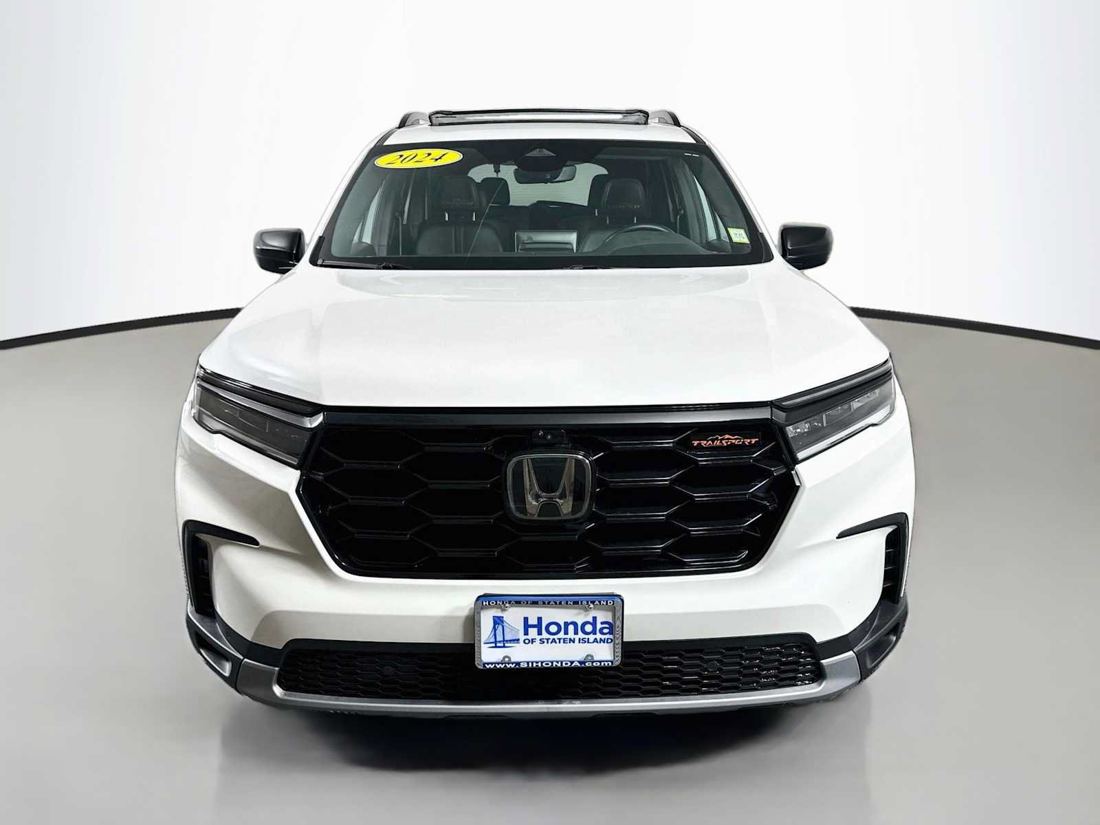 Certified 2024 Honda Pilot TrailSport image 2
