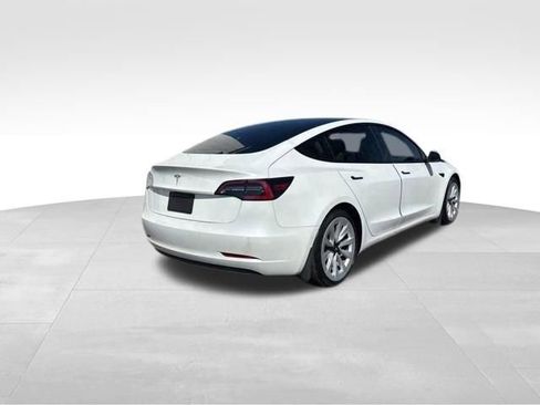 Used 2021 Tesla Model 3 Standard Range Plus image 7
