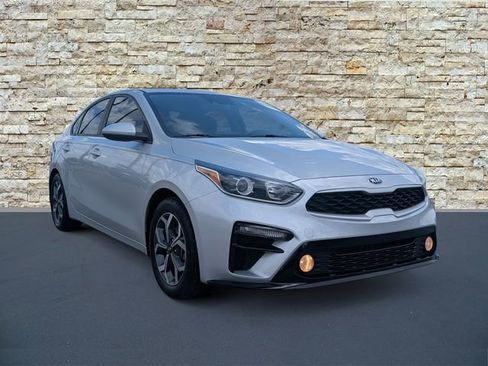 Used 2019 Kia Forte LXS FWD image 1