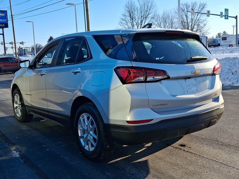 Used 2022 Chevrolet Equinox LS image 4
