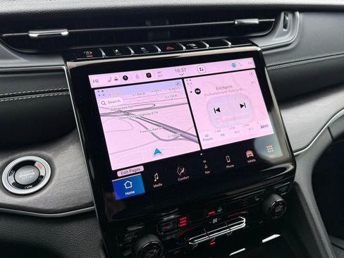 New 2025 Jeep Grand Cherokee Limited w/ Black Appearance Package image 3