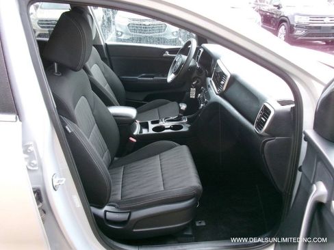 Used 2020 Kia Sportage LX AWD/4WD image 20