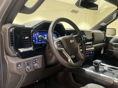 New 2026 Chevrolet Silverado 1500 LTZ w/ Z71 Off-Road Package AWD/4WD image 9