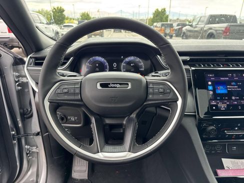New 2025 Jeep Grand Cherokee L Altitude image 21