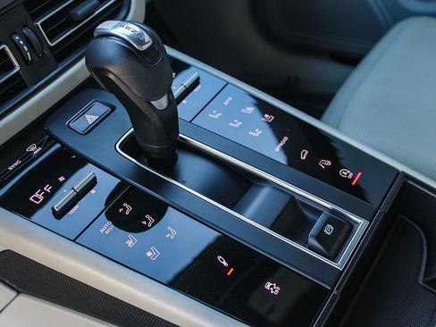 Used 2023 Porsche Macan Turbo AWD/4WD image 20
