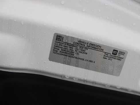 Used 2025 Buick Envista Preferred image 35