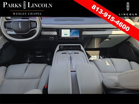 Certified 2025 Lincoln Navigator Reserve image 12