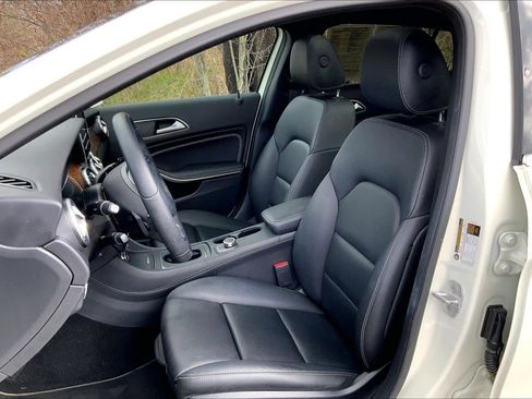 Used 2016 Mercedes-Benz GLA 250 4MATIC image 9