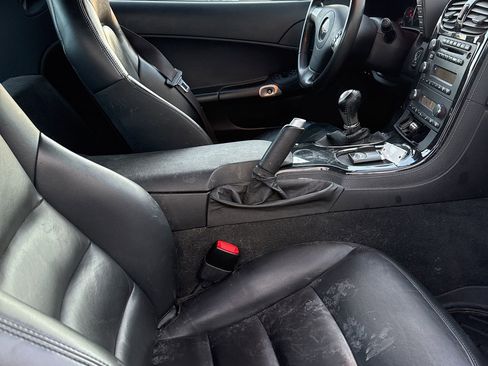 Used 2010 Chevrolet Corvette Coupe w/ 1LT image 10