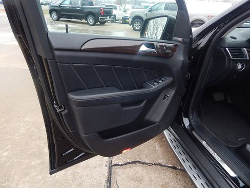 Used 2015 Mercedes-Benz GL 450 4MATIC image 11