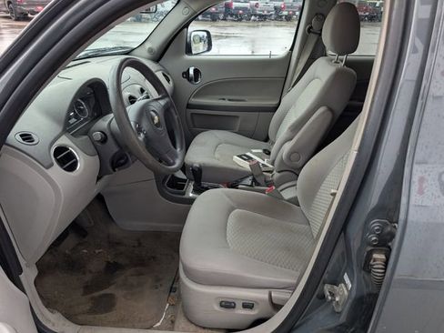 Used 2009 Chevrolet HHR LT image 2