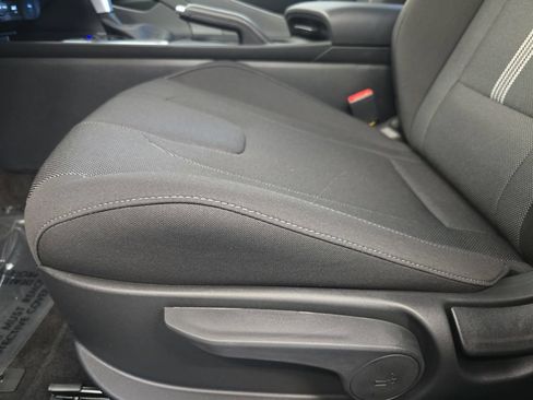 Used 2026 Hyundai Elantra SE FWD image 27