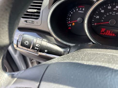 Used 2013 Kia Sorento LX w/ Convenience Pkg FWD image 16