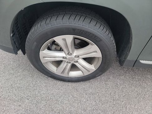 Used 2013 Toyota Highlander Limited FWD image 5