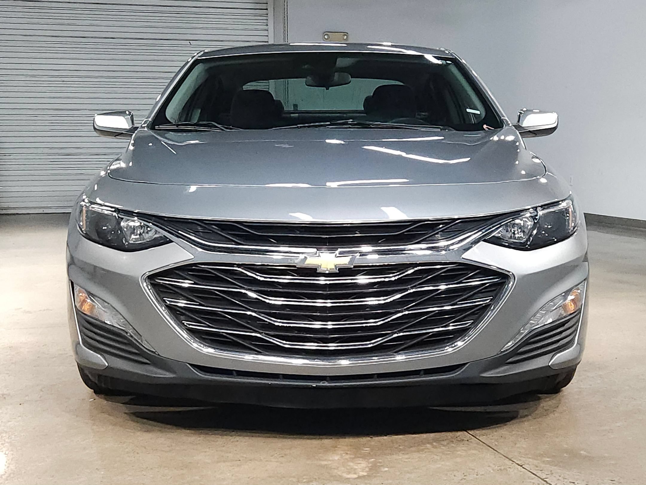 Used 2024 Chevrolet Malibu LT FWD image 2