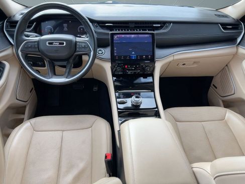 Used 2021 Jeep Grand Cherokee L Limited w/ Luxury Tech Group II image 17