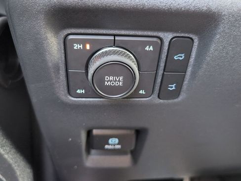 Certified 2025 Ford Expedition Active image 28