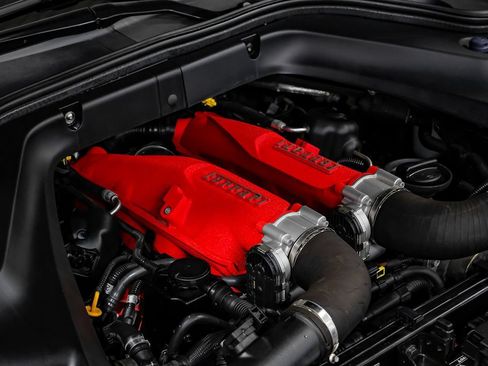 Used 2015 Ferrari California T RWD image 57