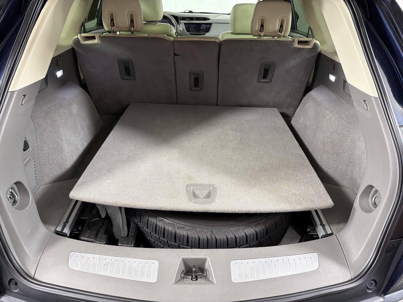 Used 2017 Cadillac XT5 Luxury FWD image 16
