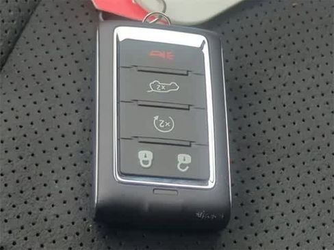 New 2026 Jeep Grand Cherokee Altitude image 36