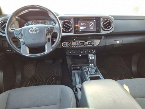 Used 2019 Toyota Tacoma TRD Off-Road image 9