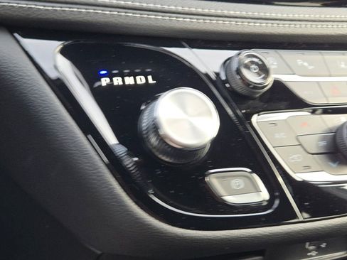 New 2026 Chrysler Pacifica Select image 28