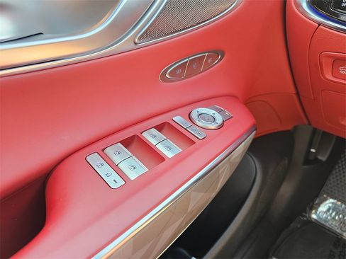 Used 2025 Genesis GV70 3.5T Sport w/ Sport Advanced Package image 32