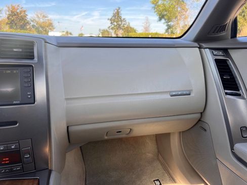Used 2005 Cadillac XLR image 12