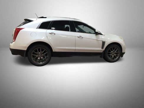 Used 2016 Cadillac SRX Premium w/ Driver Assist Package FWD image 3