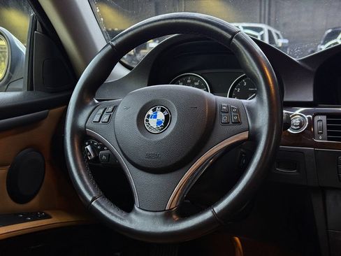 Used 2011 BMW 335i xDrive Coupe AWD/4WD image 19