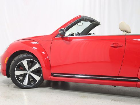 Used 2013 Volkswagen Beetle 2.0T FWD image 13