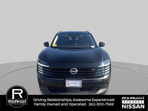 Used 2025 Nissan Kicks SR FWD image 2