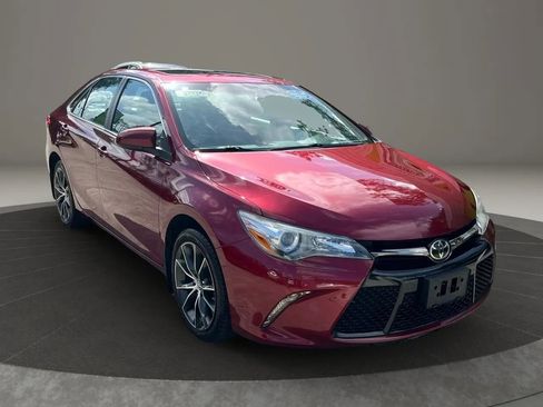Used 2015 Toyota Camry XSE w/ Moonroof Package FWD image 1