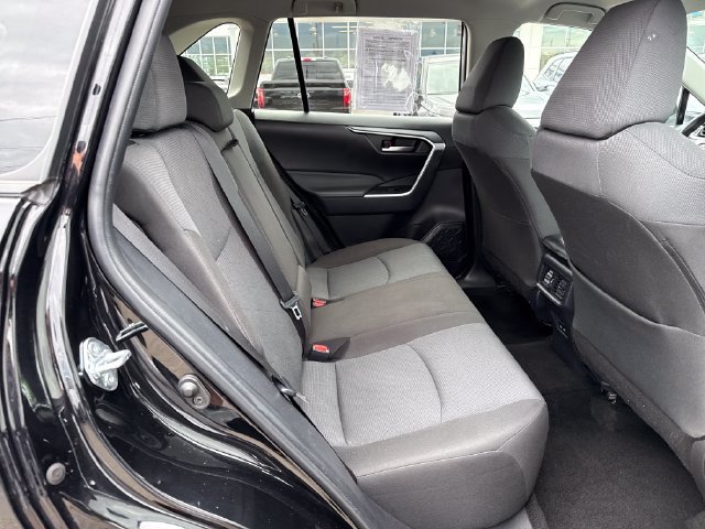 Used 2025 Toyota RAV4 XLE AWD/4WD image 10
