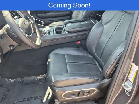Used 2024 Jeep Wagoneer Series II AWD/4WD image 15