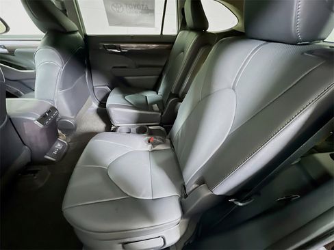 New 2026 Toyota Highlander Limited image 21