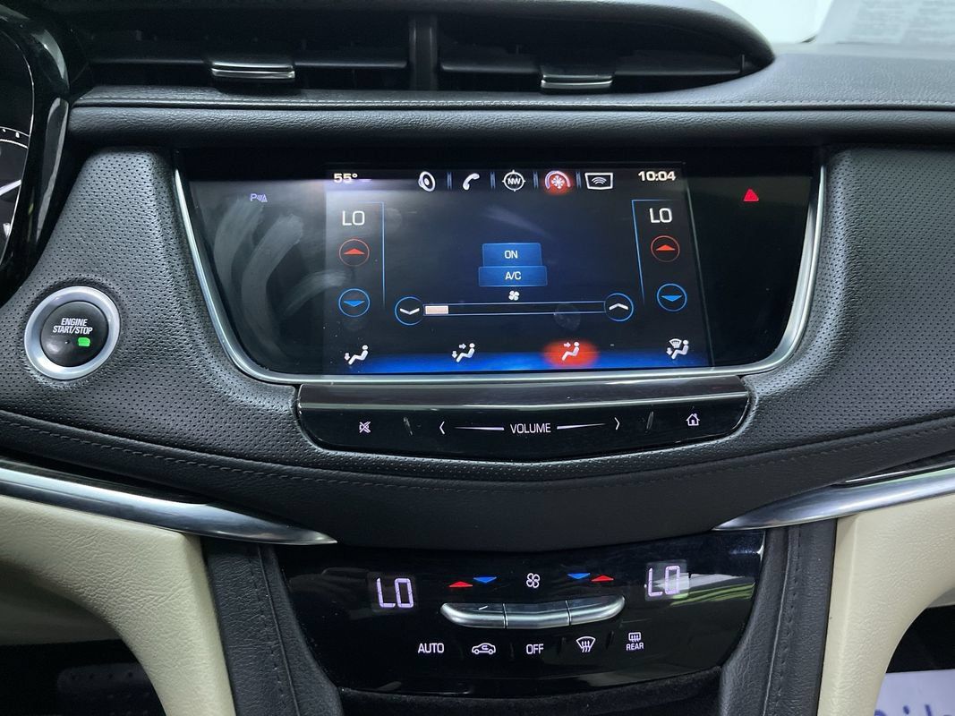 Used 2019 Cadillac XT5 FWD image 23