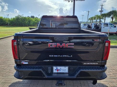 Used 2025 GMC Sierra 2500 Denali w/ Denali Reserve Package AWD/4WD image 7