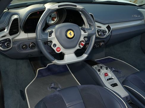 Used 2015 Ferrari 458 Spider image 10