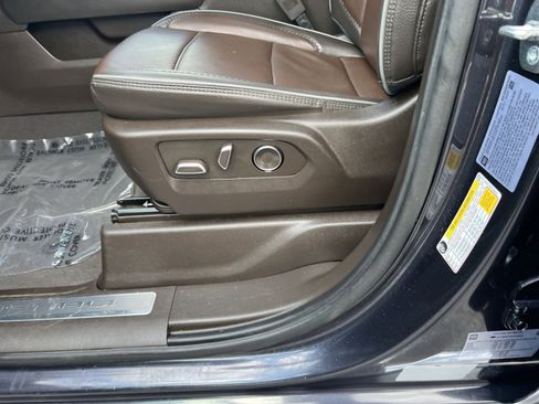 Used 2024 GMC Sierra 2500 Denali w/ Denali Reserve Package image 14