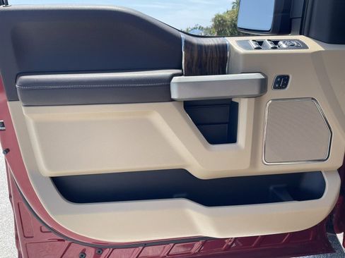 Used 2018 Ford F150 Lariat w/ Equipment Group 502A Luxury AWD/4WD image 30