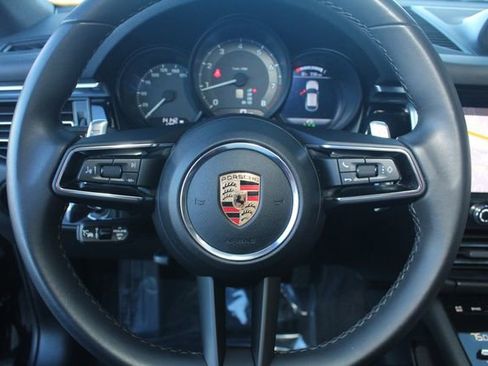 Certified 2023 Porsche Macan image 19
