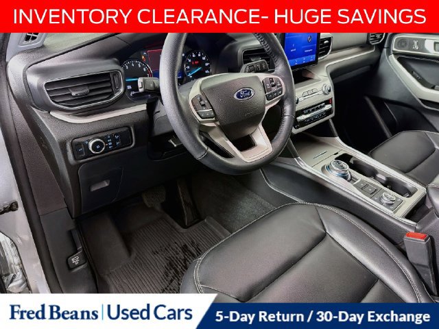 Used 2023 Ford Explorer XLT w/ Equipment Group 202A AWD/4WD image 13